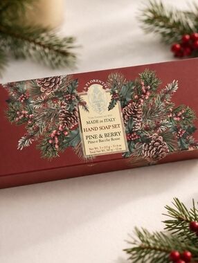 La Flourentina Made in Italy Vintage Pine & Berry Hand Soap Set - Red